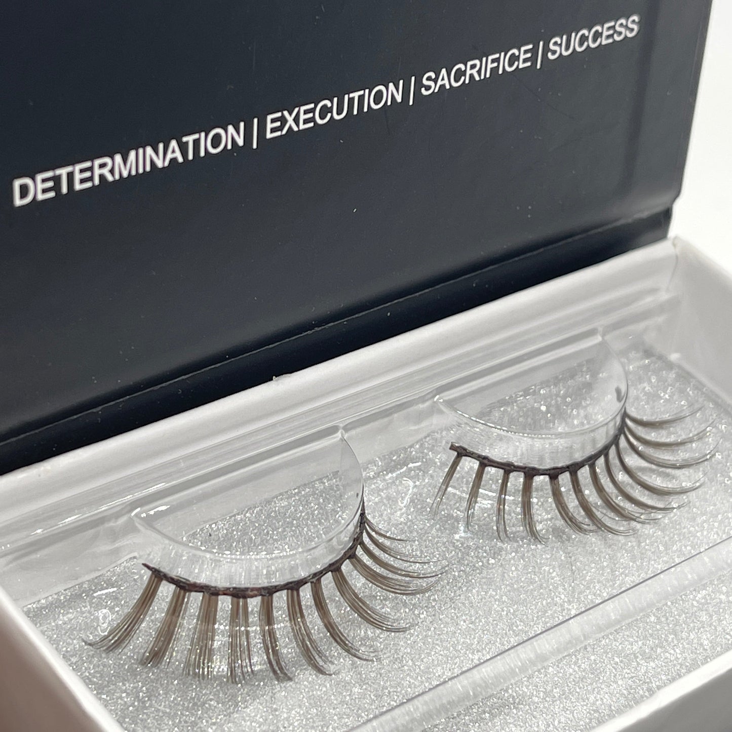 The OFFICIAL DESSLASH Lash