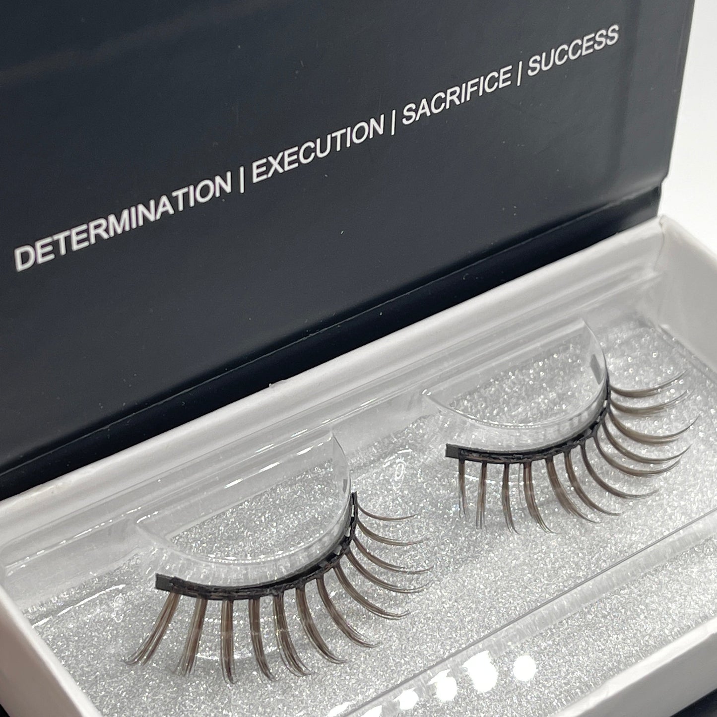 The OFFICIAL DESSLASH Lash