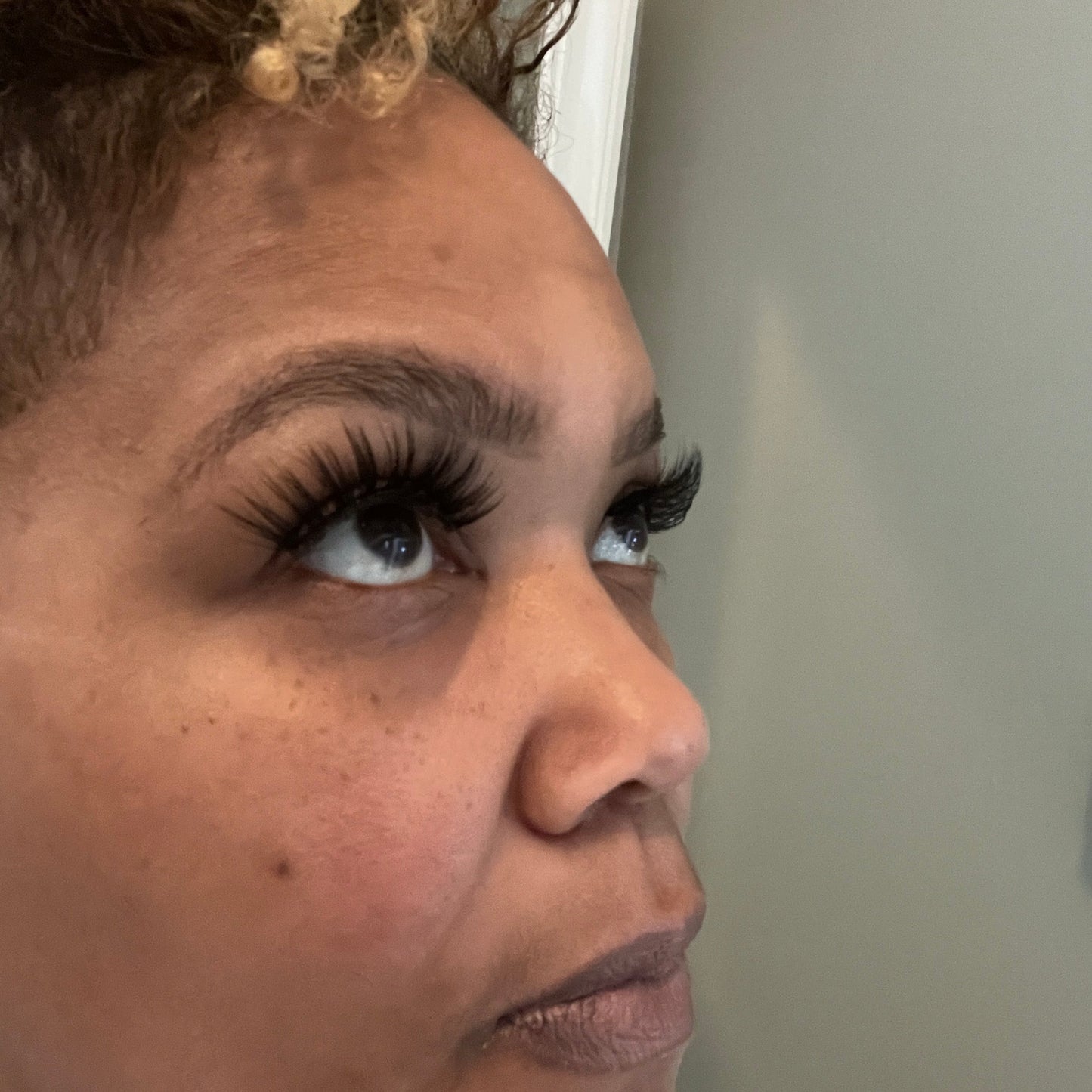 ASCENSION SELF-ADHESIVE Lash